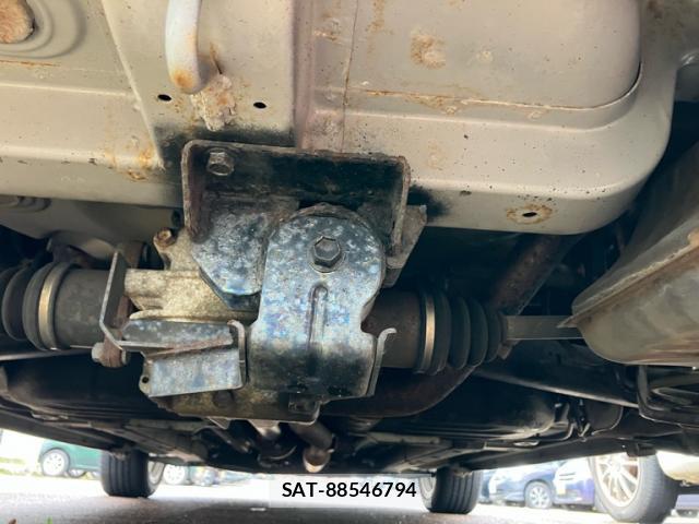 Suzuki SWIFT 2006-12 8813475-6