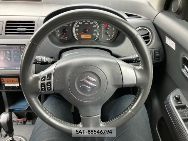 Suzuki SWIFT 2006-12 8813475-8
