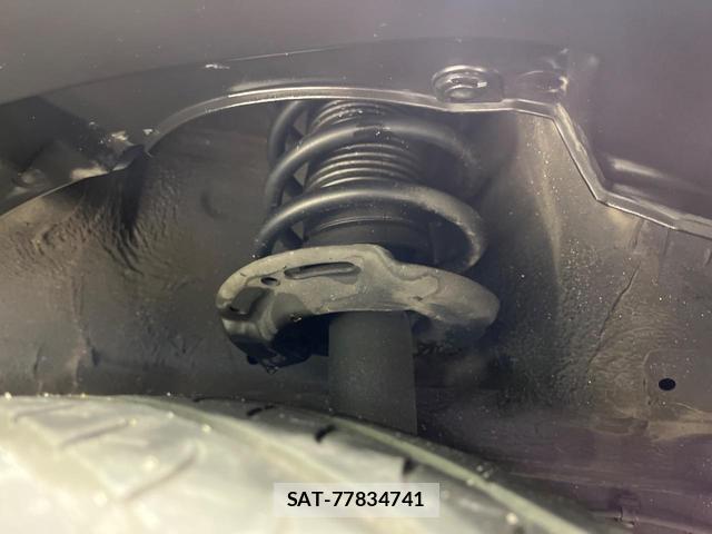 Suzuki SWIFT 2014-01 8815013-19