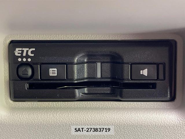 Suzuki SWIFT 2024-06 8815937-4