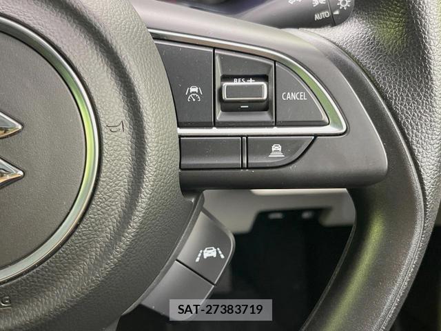 Suzuki SWIFT 2024-06 8815937-6
