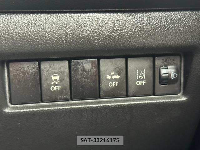 Suzuki SWIFT 2019-05 8817788-12