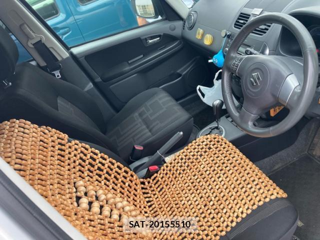 Suzuki SX4 2009-06 8813758-3