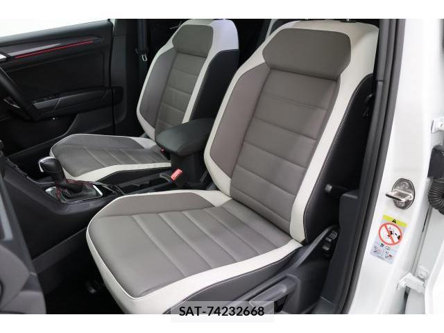 VolksWagen T-ROC 2021-10 8812105-10