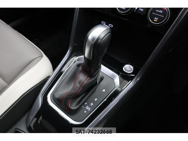 VolksWagen T-ROC 2021-10 8812105-8