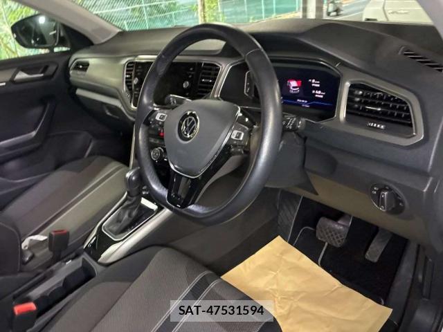 VolksWagen T-ROC 2021-10 8815406-3