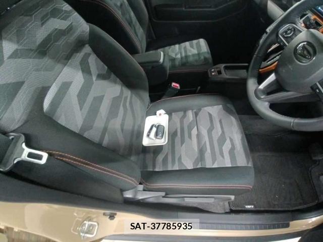 Daihatsu TAFT 2021-07 8813033-4