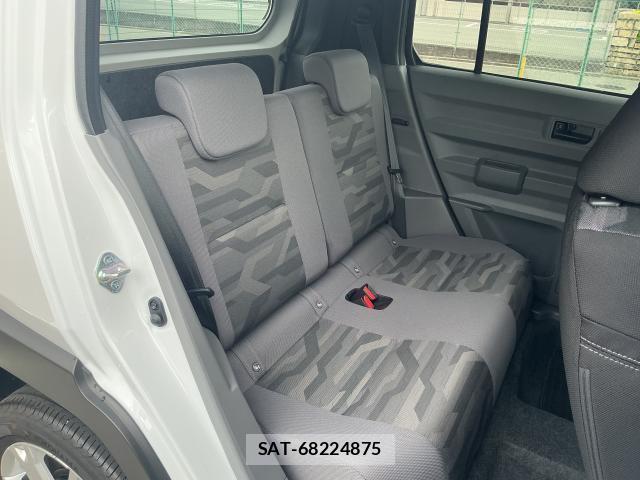 Daihatsu TAFT 2025-10 8817092-6