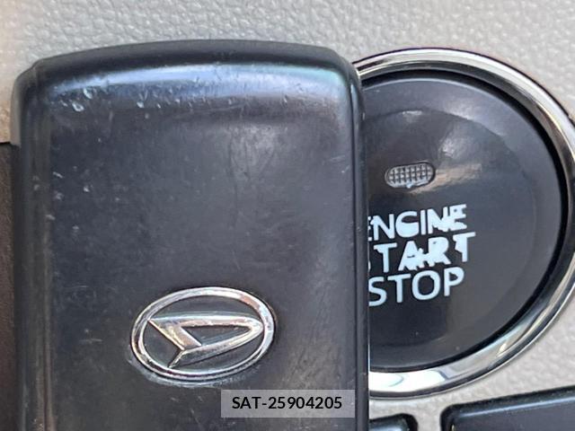 Daihatsu TANTO 2013-11 8812896-7