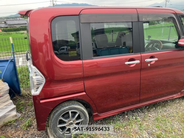 Daihatsu TANTO 2013-10 8813281-2