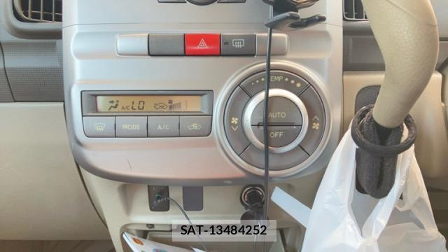 Daihatsu TANTO 2012-07 8813325-11