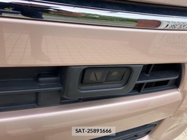 Daihatsu TANTO 2015-10 8813368-3