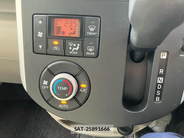 Daihatsu TANTO 2015-10 8813368-5