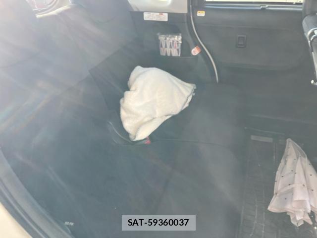 Daihatsu TANTO 2015-10 8813400-11