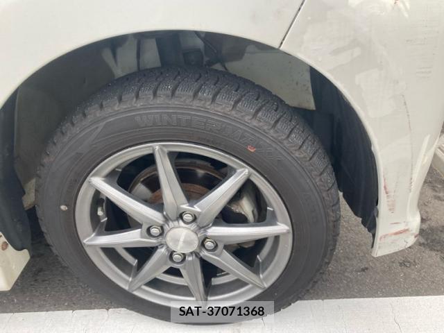Daihatsu TANTO 2012-11 8813504-12