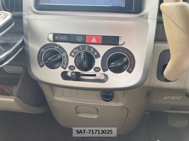 Daihatsu TANTO 2009-04 8813546-8