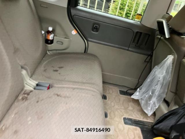 Daihatsu TANTO 2010-02 8813589-6