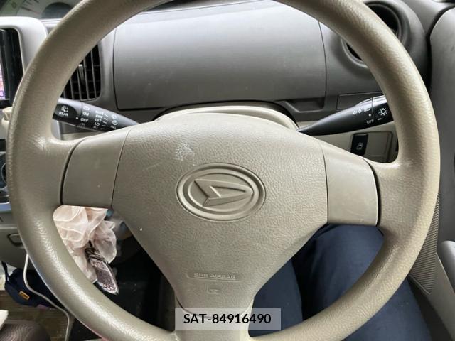 Daihatsu TANTO 2010-02 8813589-8