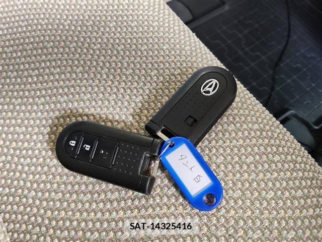 Daihatsu TANTO 2015-11 8814382-14