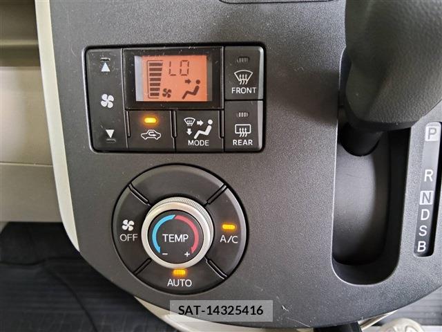 Daihatsu TANTO 2015-11 8814382-6