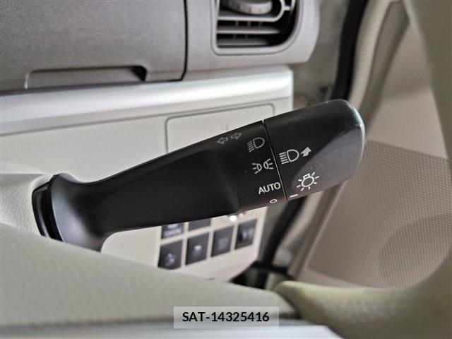 Daihatsu TANTO 2015-11 8814382-7