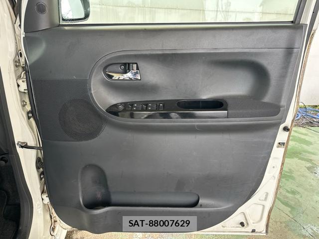Daihatsu TANTO 2015-08 8814423-17