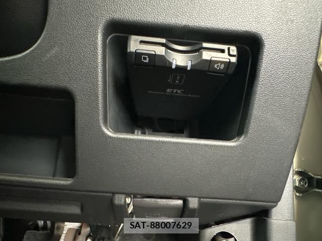 Daihatsu TANTO 2015-08 8814423-5