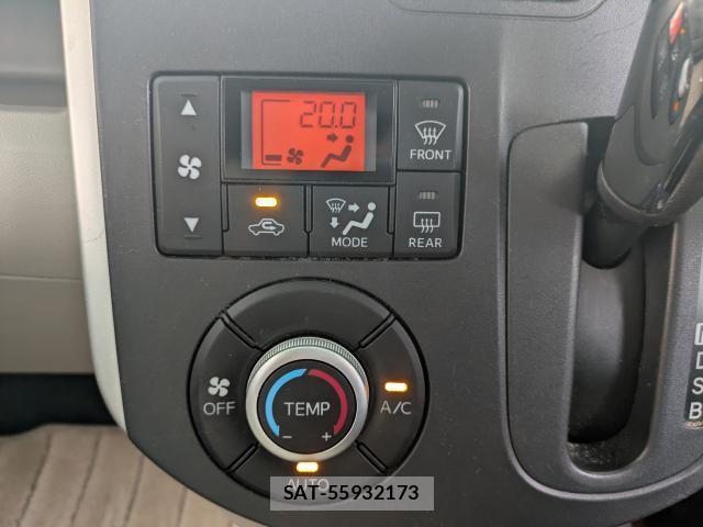 Daihatsu TANTO 2013-12 8814931-19