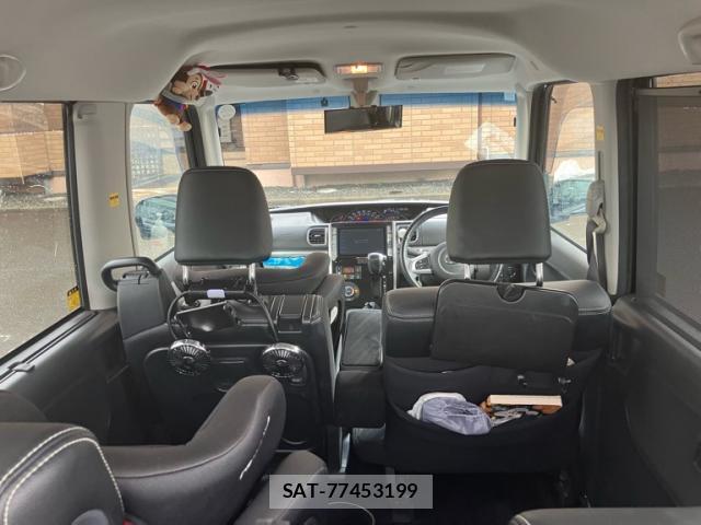 Daihatsu TANTO 2015-11 8816327-19