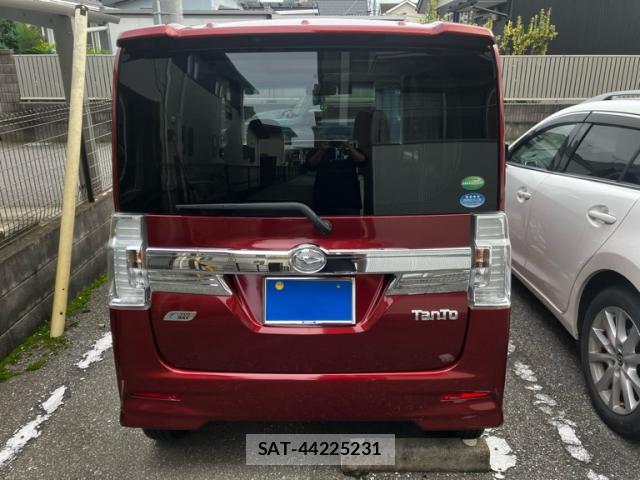 Daihatsu TANTO 2014-12 8817610-1