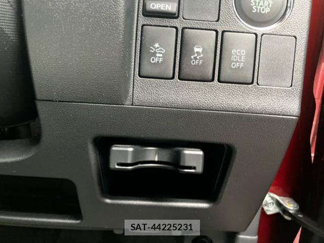 Daihatsu TANTO 2014-12 8817610-15
