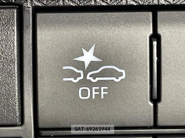 Daihatsu TANTO 2021-10 8817756-4