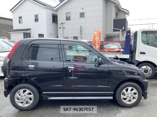 Daihatsu TERIOS KID 2001-10 8812681-11
