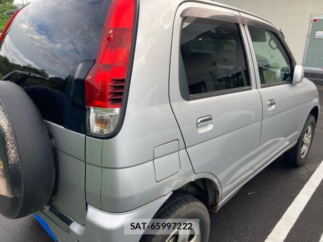 Daihatsu TERIOS KID 2003-09 8816358-12