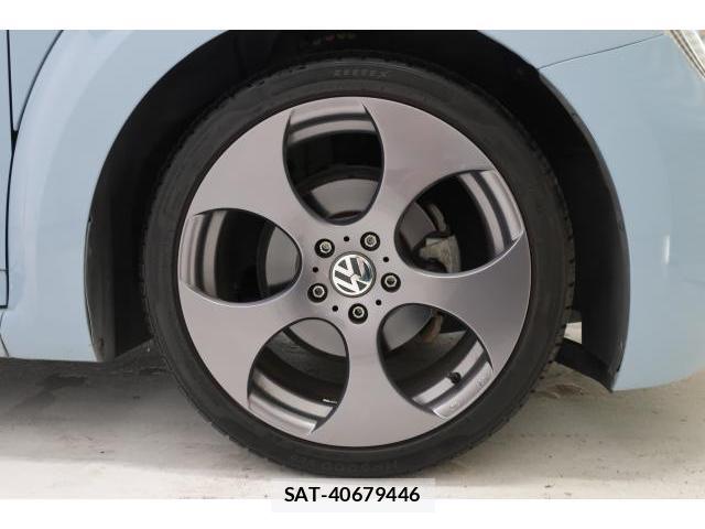 VolksWagen THE BEETLE 2013-06 8812099-17