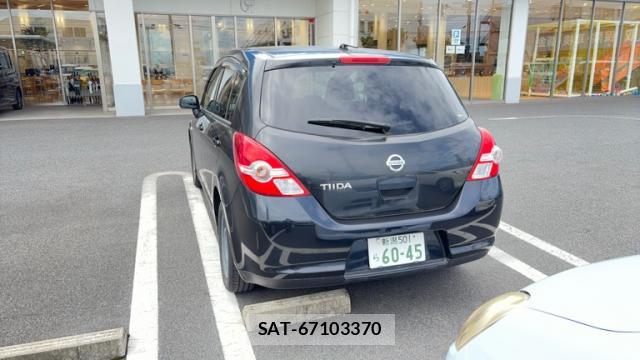 Nissan TIIDA 2011-10 8813661-1