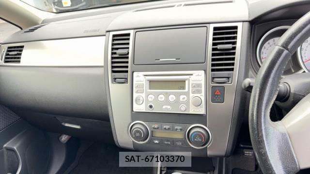 Nissan TIIDA 2011-10 8813661-5