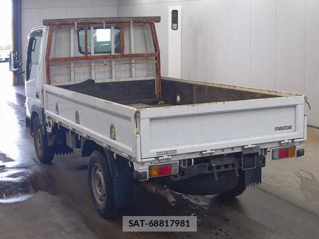 Mazda TITAN DASH 2009-10 8815838-4