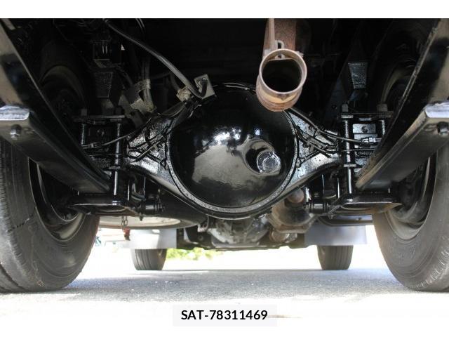 Mazda TITAN 2015-06 8814360-19