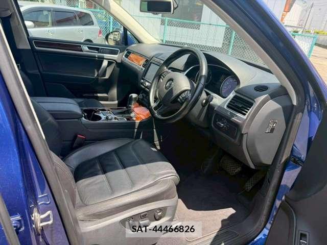VolksWagen TOUAREG 2016-07 8812795-2