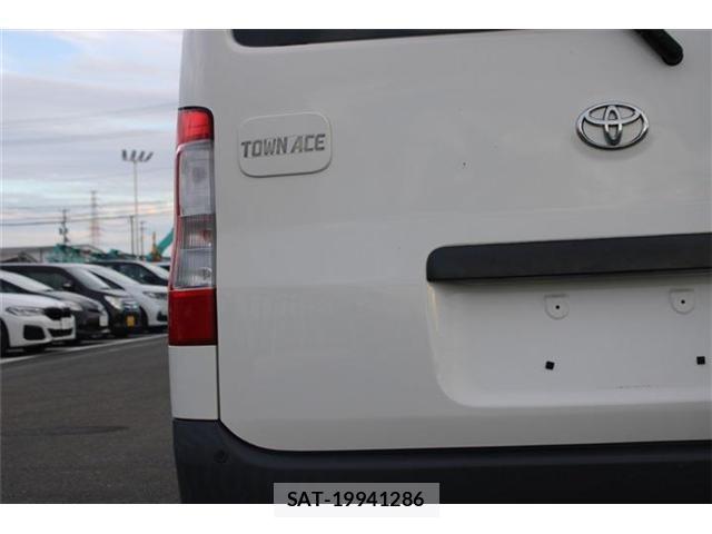 Toyota TOWNACE VAN 2021-04 8815778-19