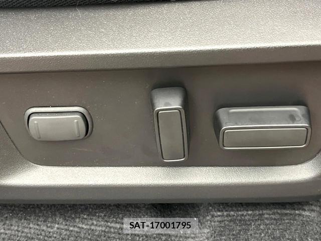 Mitsubishi TRITON 2025-03 8813706-6