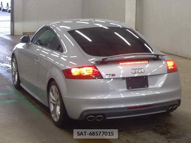 Audi TTS 2011-11 8816202-4