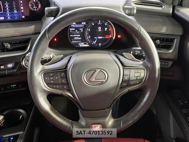 Lexus UX 2019-10 8812954-11