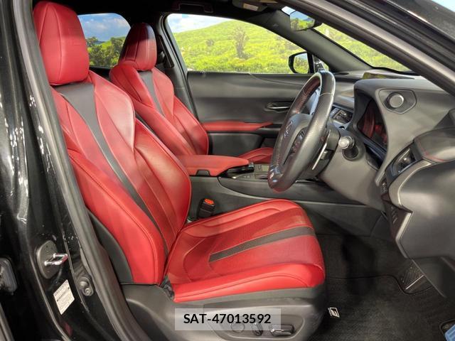 Lexus UX 2019-10 8812954-8