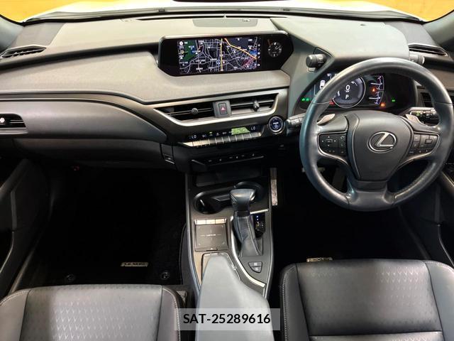 Lexus UX 2020-12 8814149-1