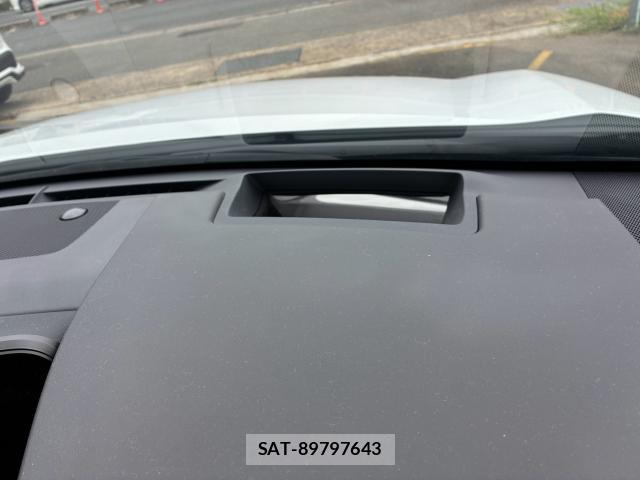 Lexus UX 2019-02 8814663-10