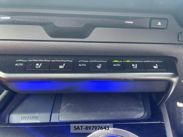 Lexus UX 2019-02 8814663-16
