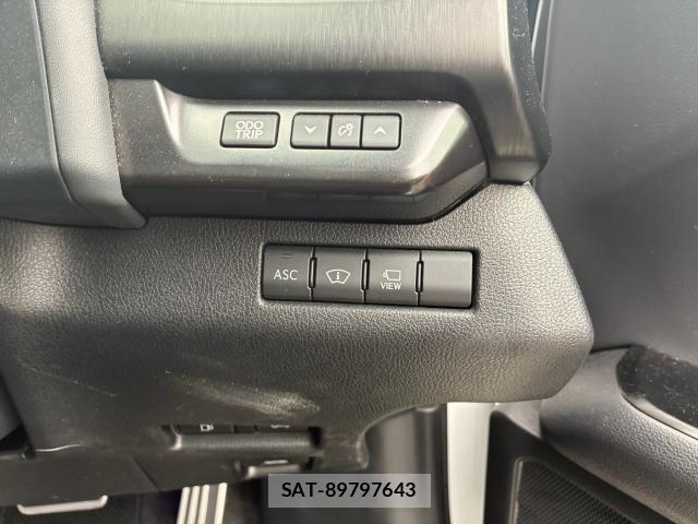 Lexus UX 2019-02 8814663-17