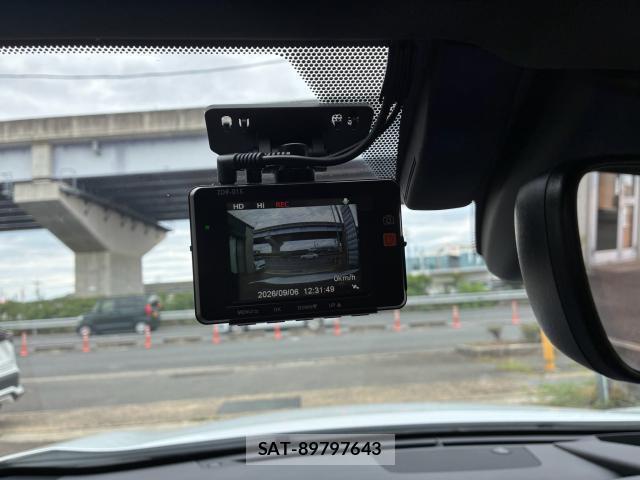 Lexus UX 2019-02 8814663-18